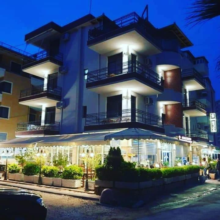 Hotel Dollari Kryemëdhej Εξωτερικό φωτογραφία