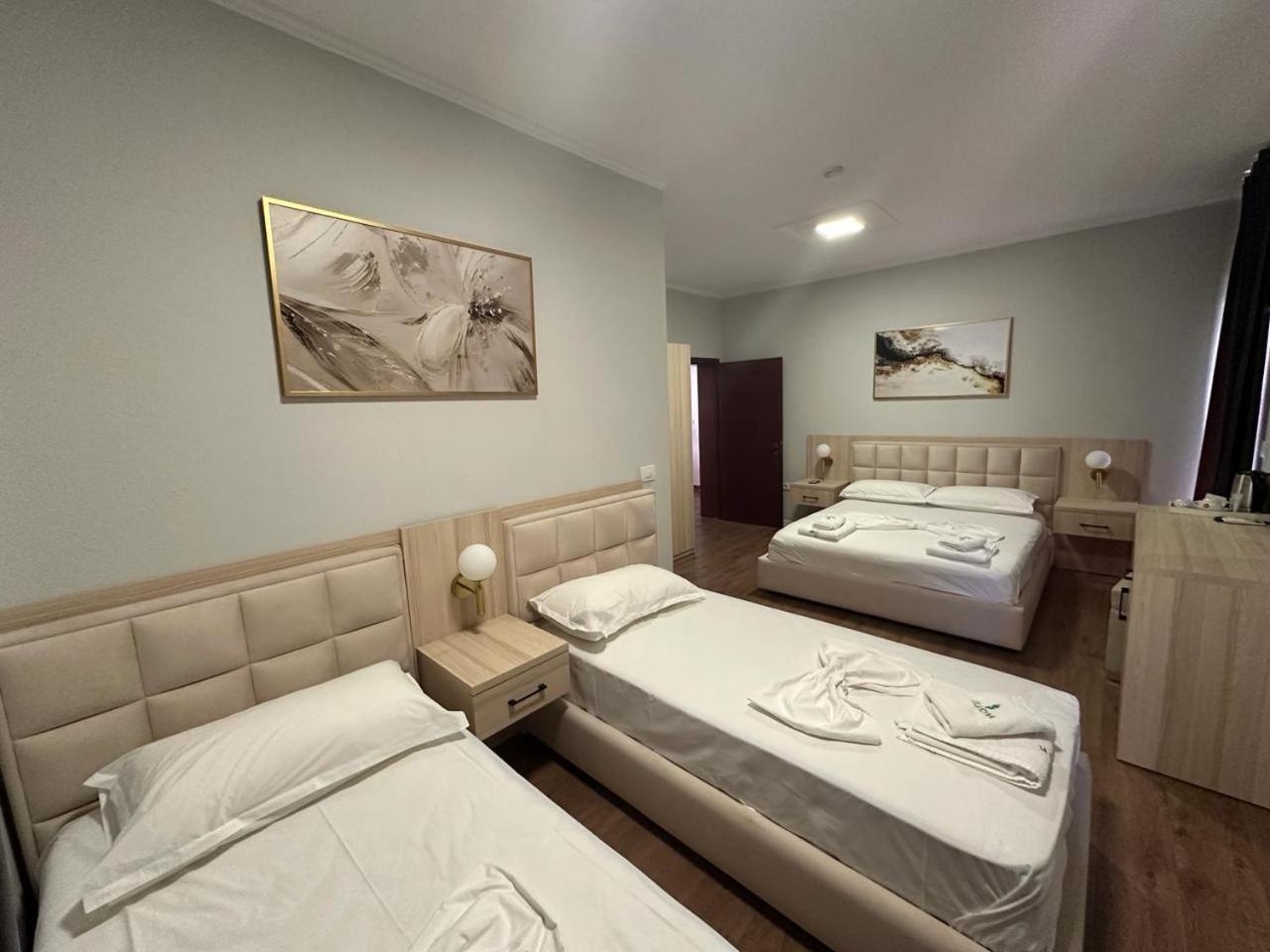 Hotel Dollari Kryemëdhej Εξωτερικό φωτογραφία