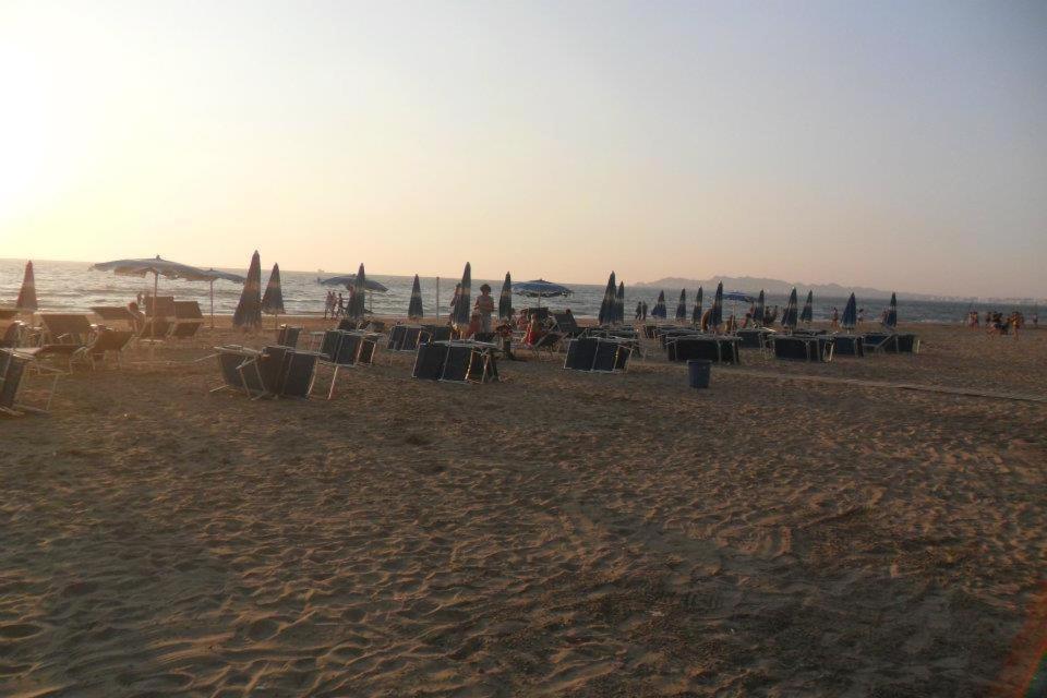 Hotel Dollari Kryemëdhej Εξωτερικό φωτογραφία