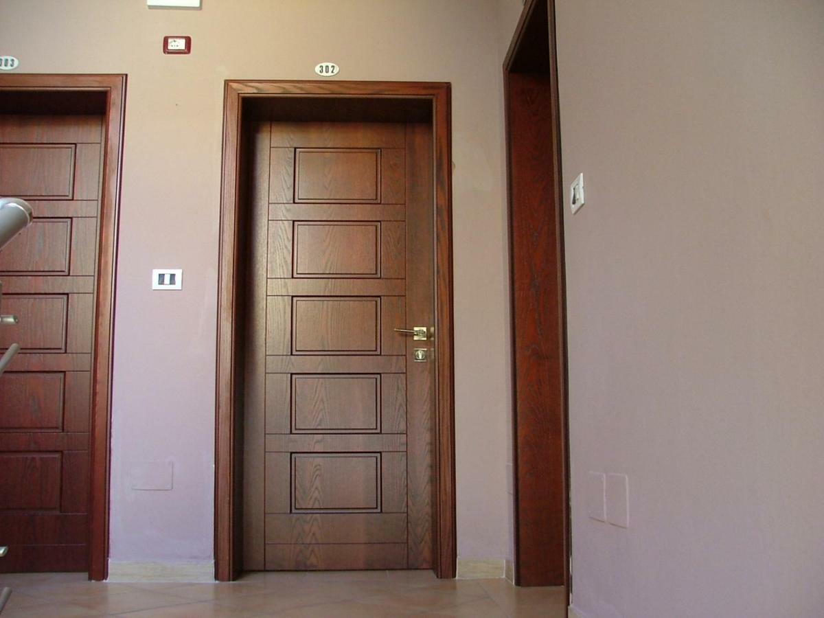 Hotel Dollari Kryemëdhej Εξωτερικό φωτογραφία
